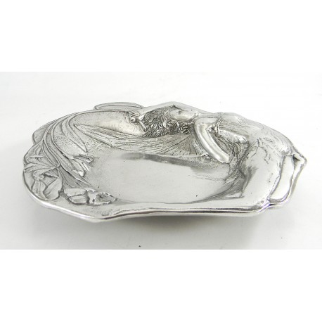 Venus pewter bowl dimensions: 19 x 18 x 3 cm