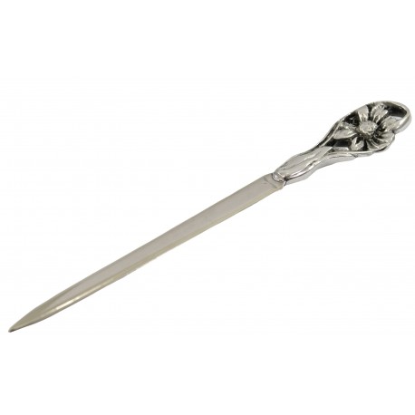 Tagliacarte fiore piccolo, in peltro e acciaio inox, per scrivania di classe.